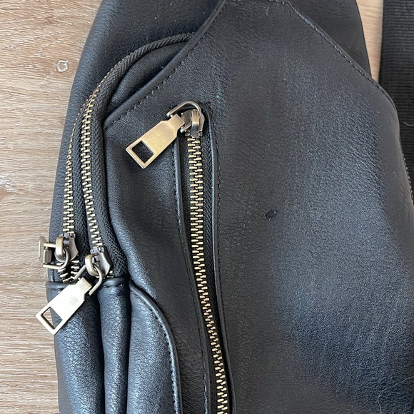 Antik Kraft Black side carry purse - Picture 4 of 12